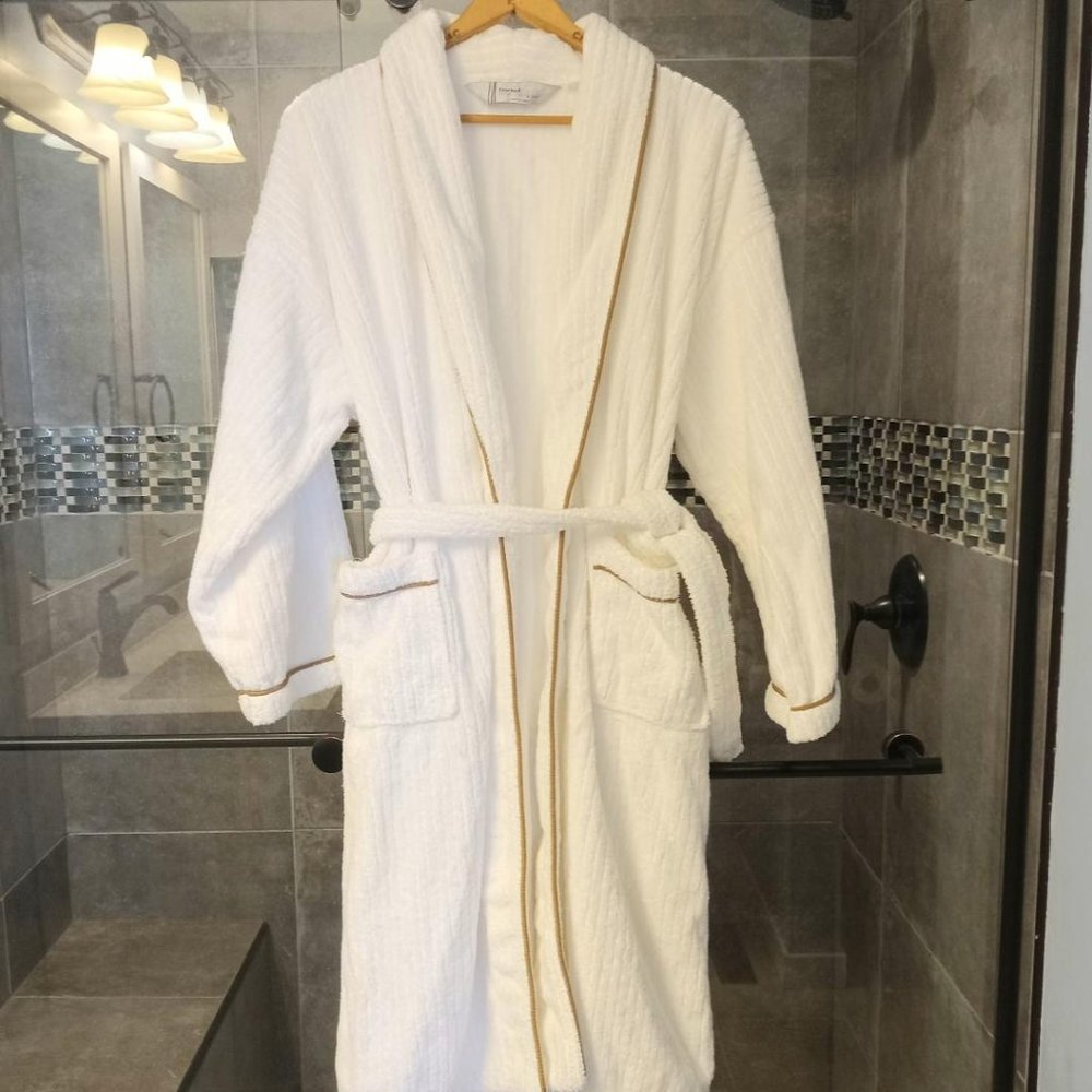 Luxury HOTEL LIVING 100% Turkish Cotton White Terry Robe Spa Robe Tan Piped L/XL